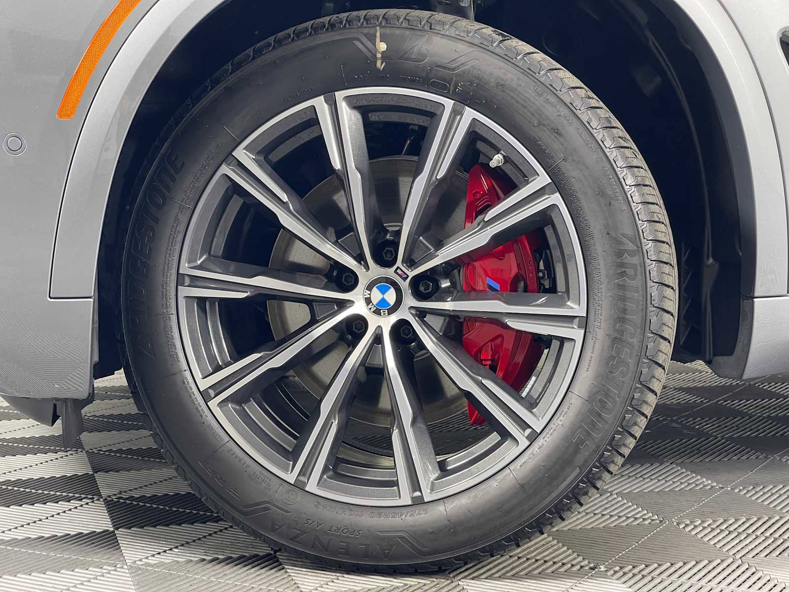 New 2026 BMW X5 xDrive40i w/ M Sport Package image 3