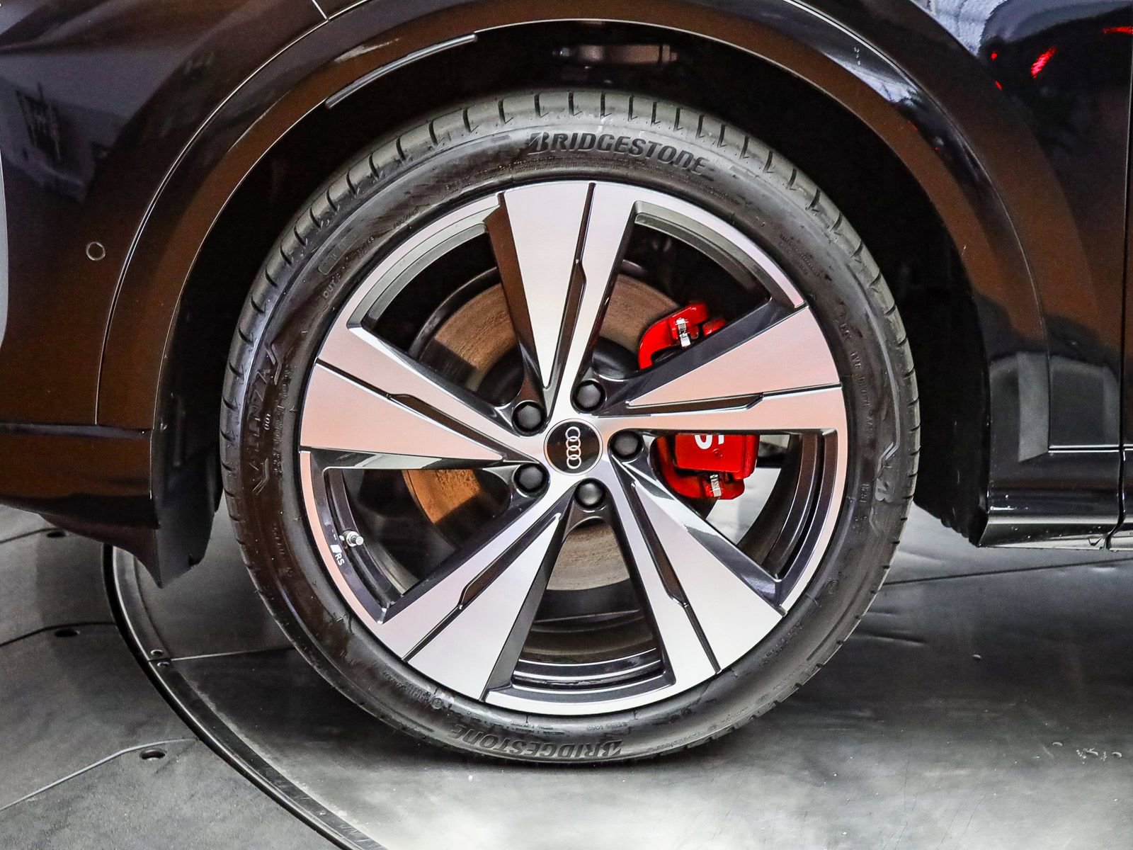 New 2025 Audi SQ5 Premium Plus AWD/4WD image 11