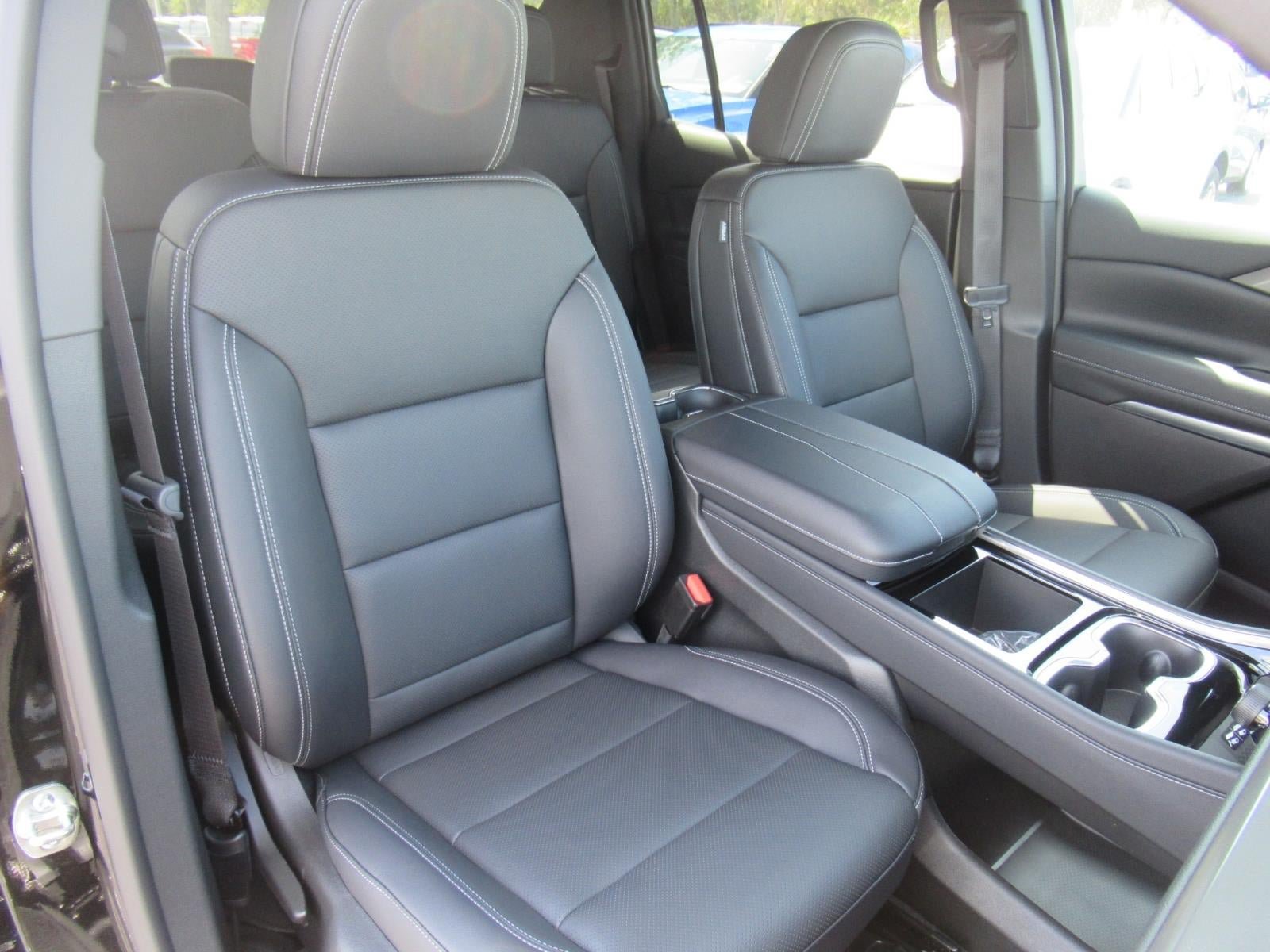 New 2027 Chevrolet Traverse LT FWD image 9