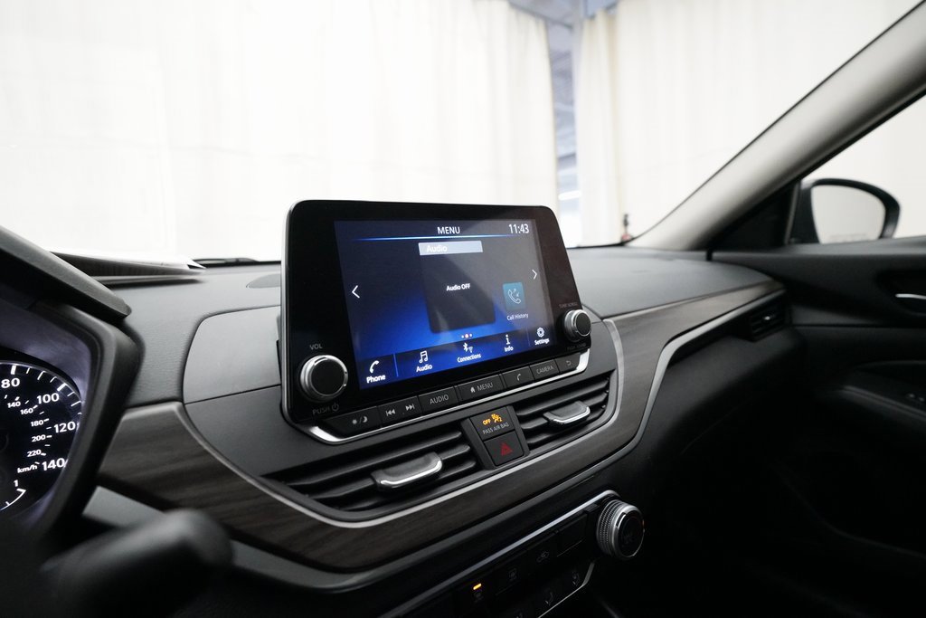 Used 2024 Nissan Altima 2.5 SV image 6