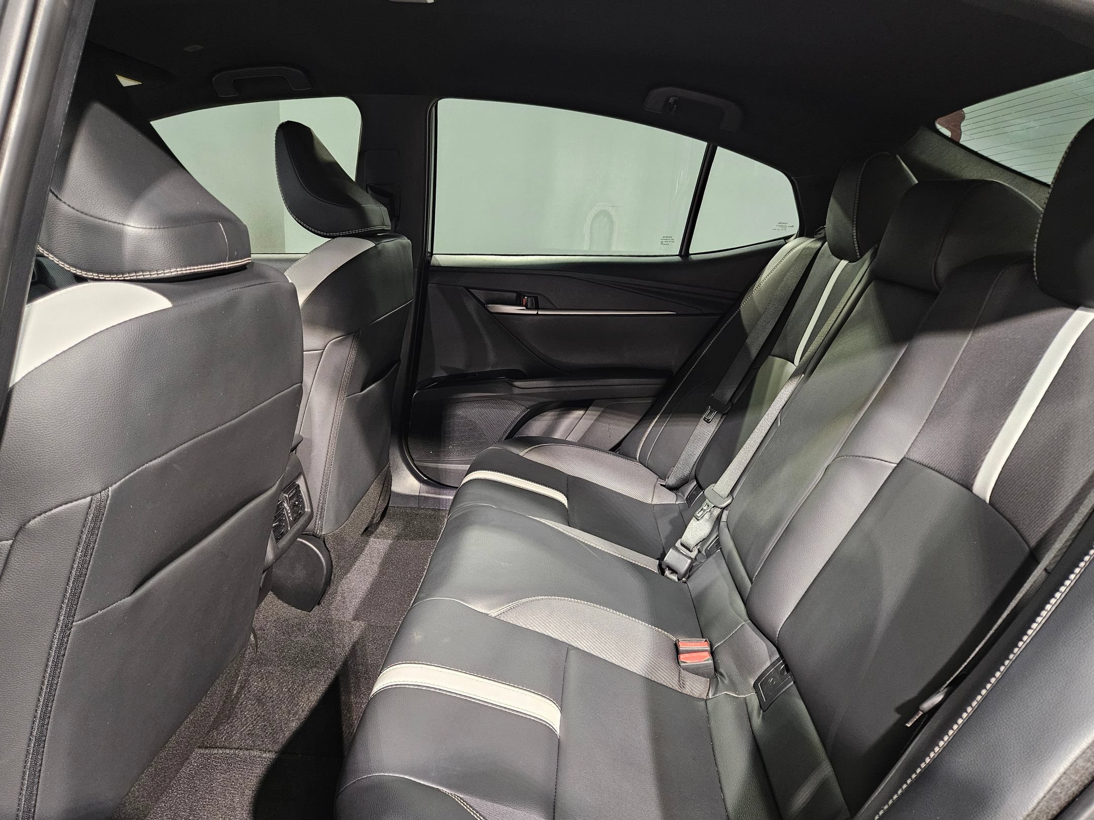 Used 2025 Toyota Camry SE FWD image 36