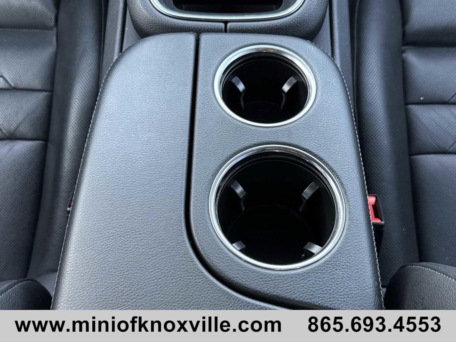 Used 2018 Porsche Panamera 4 image 19