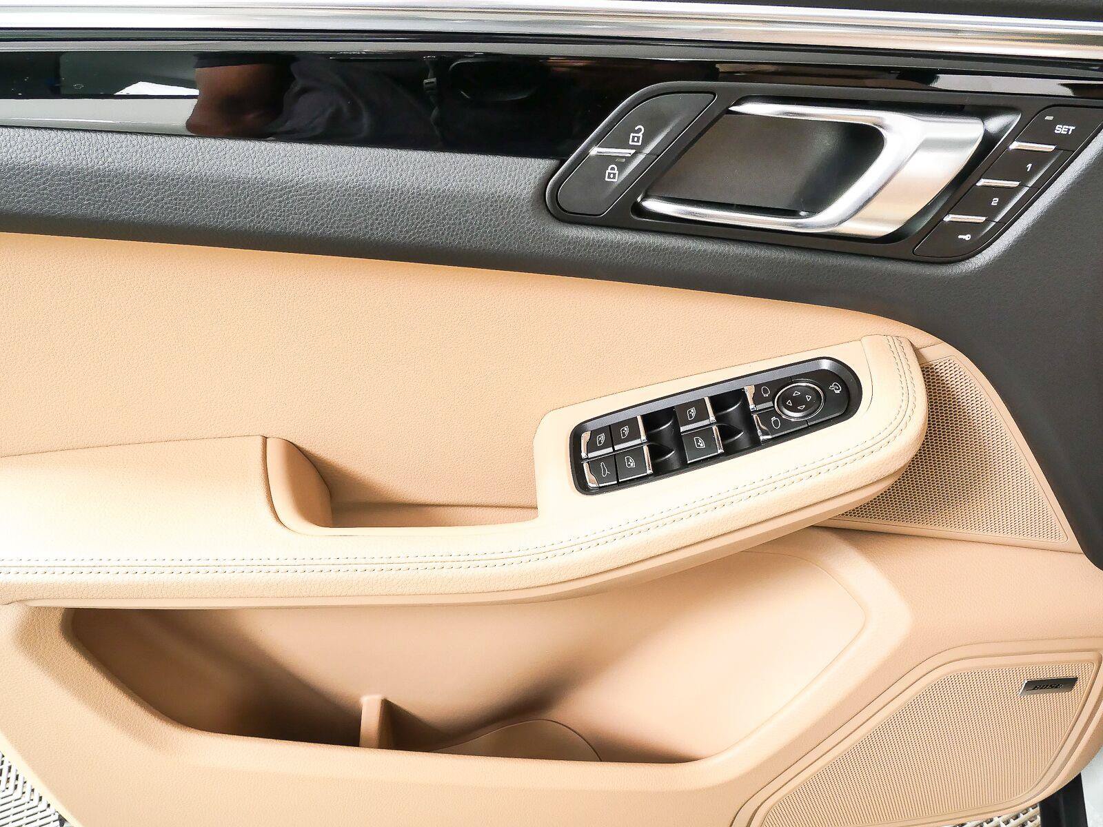 New 2026 Porsche Macan Turbo AWD/4WD image 6