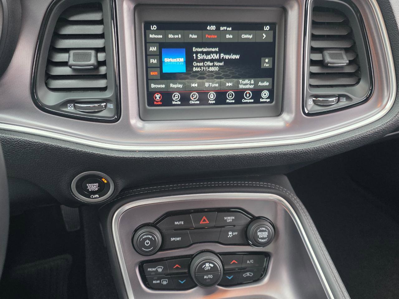 Used 2019 Dodge Challenger SXT image 8