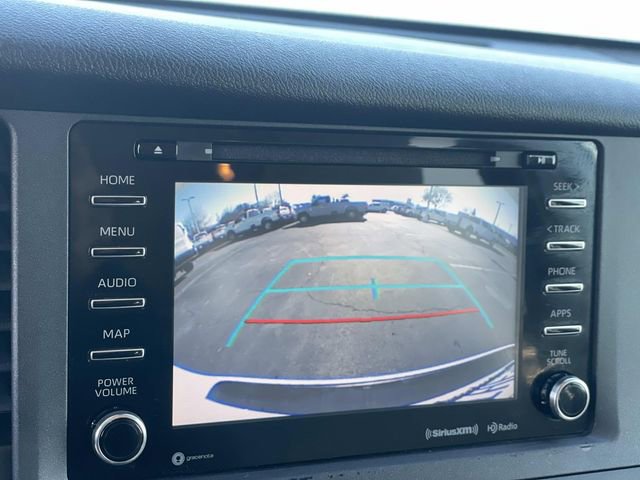 Used 2020 Toyota Sienna LE w/ Carpet Mat Package image 12