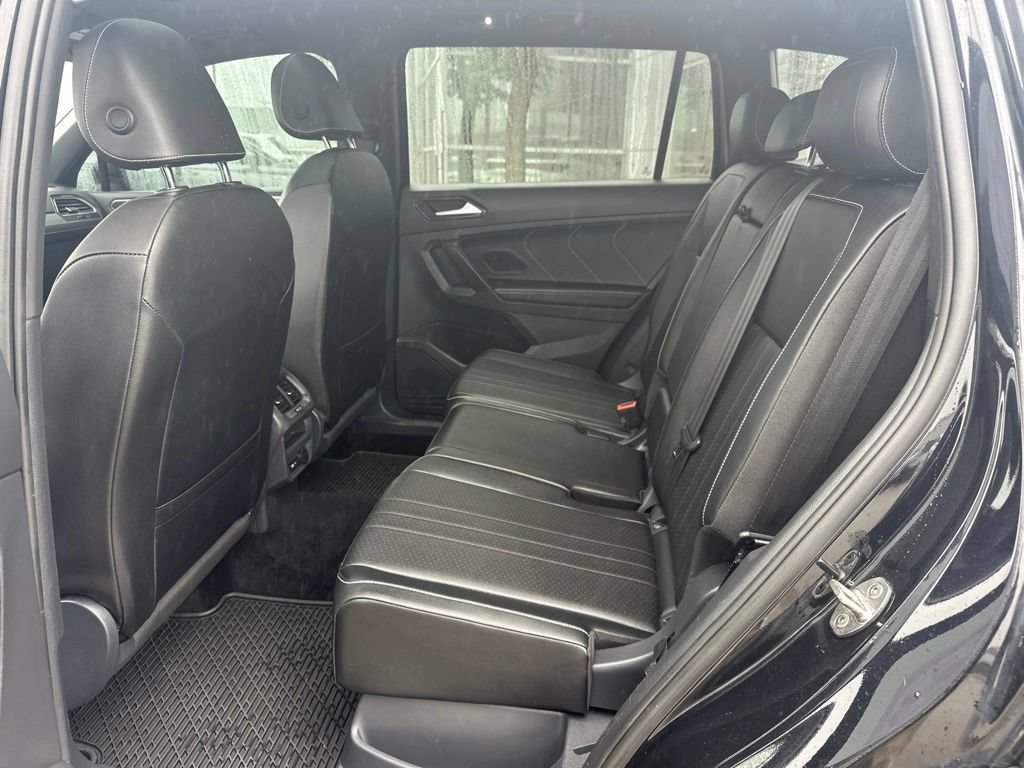 Used 2022 Volkswagen Tiguan SE R-Line AWD/4WD image 32