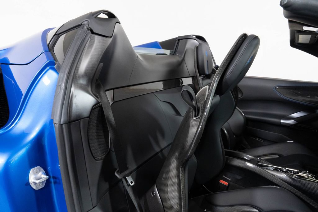 Used 2022 Ferrari SF90 Spider image 43