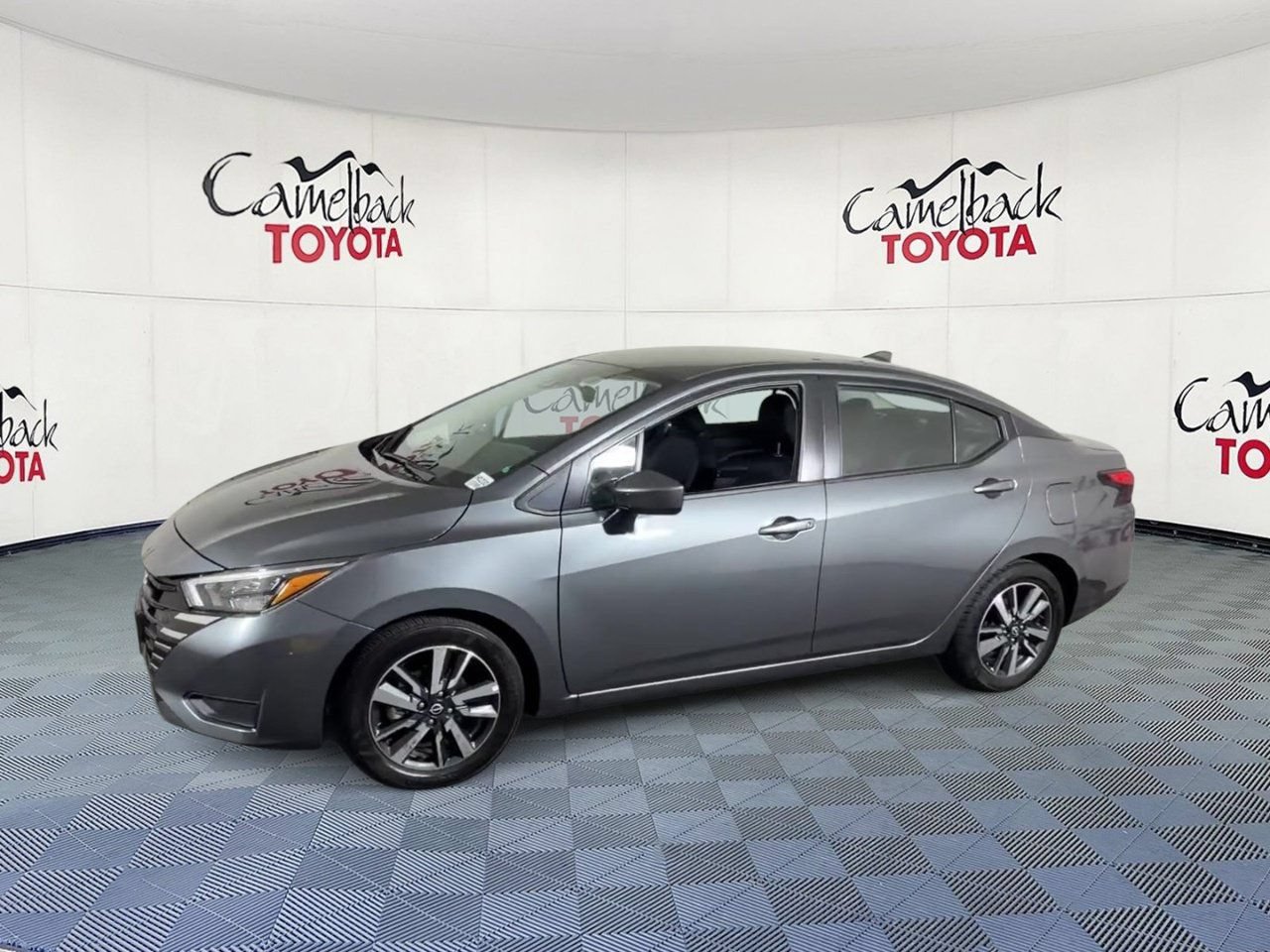 Used 2025 Nissan Versa SV FWD image 8
