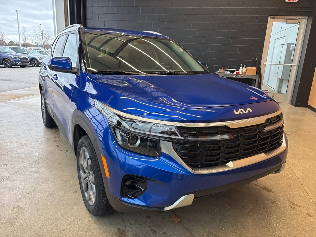 Certified 2024 Kia Seltos S image 1