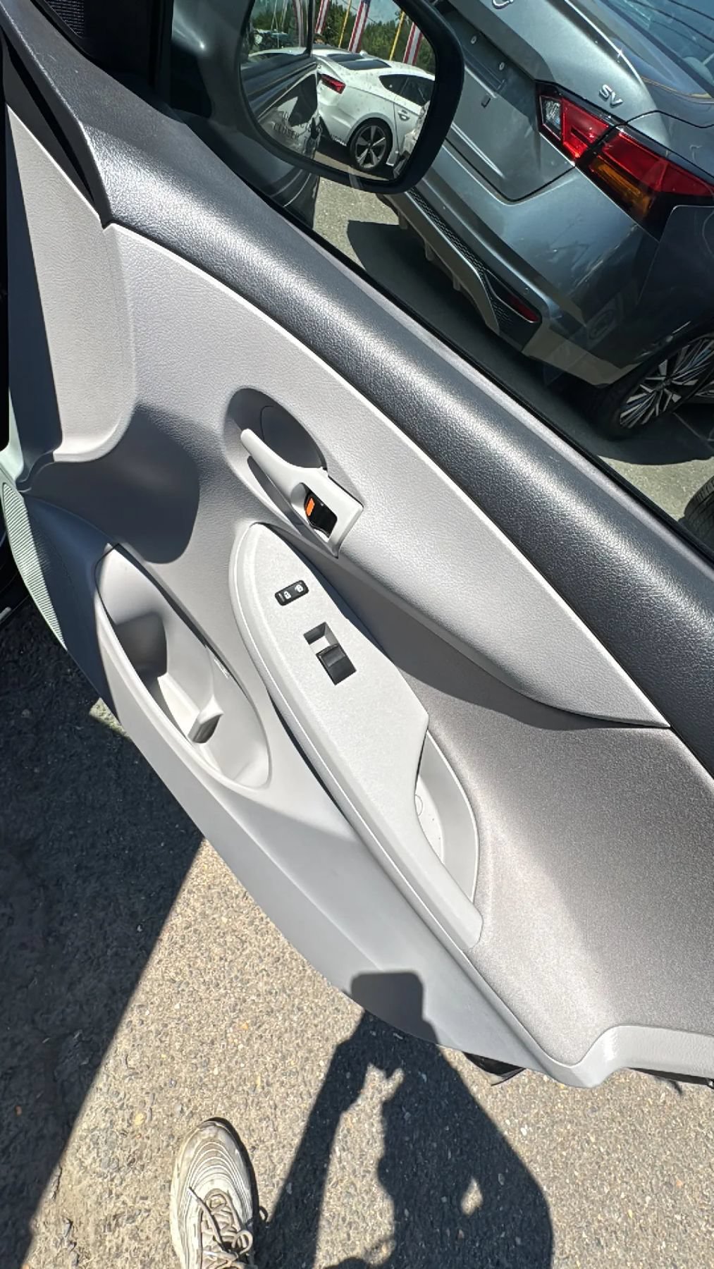 Used 2013 Toyota Corolla L FWD image 23