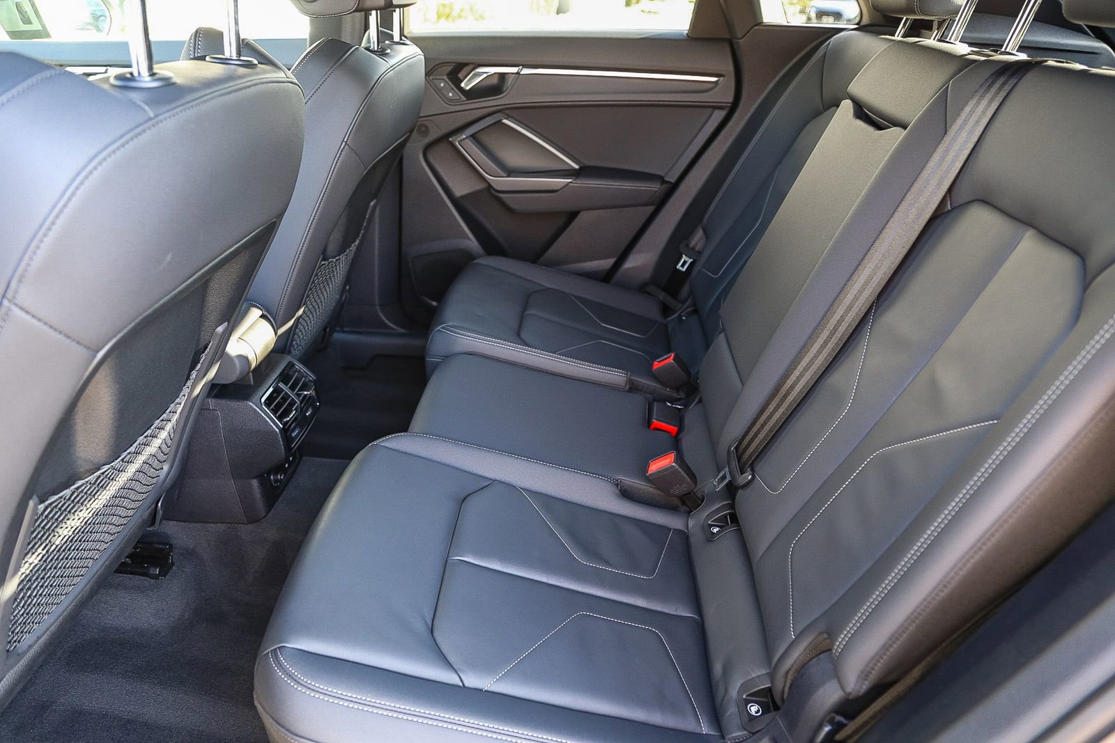 Used 2023 Audi Q3 2.0T Premium w/ Black Optic Sport Package image 19