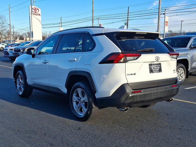 Used 2022 Toyota RAV4 XLE image 4