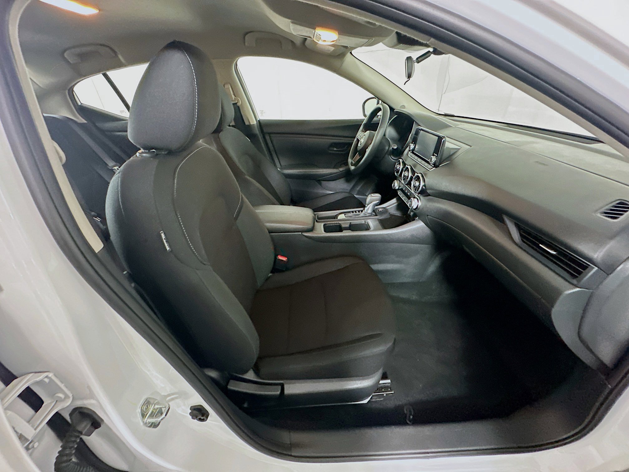 Used 2025 Nissan Sentra S image 29