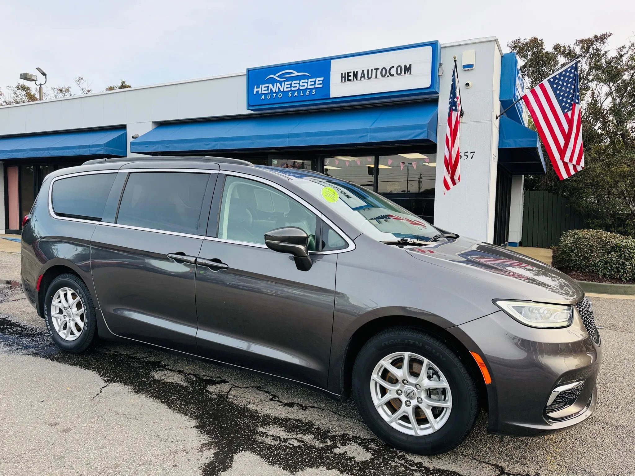 Used 2022 Chrysler Pacifica Touring-L FWD image 10