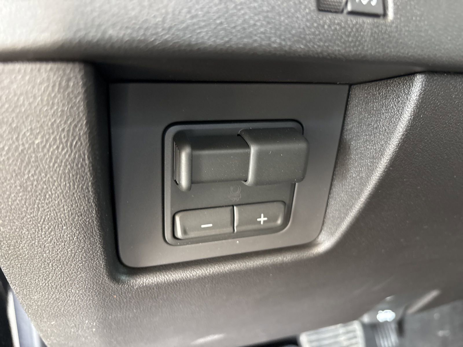 New 2026 Chevrolet Colorado ZR2 w/ Technology Package AWD/4WD image 15