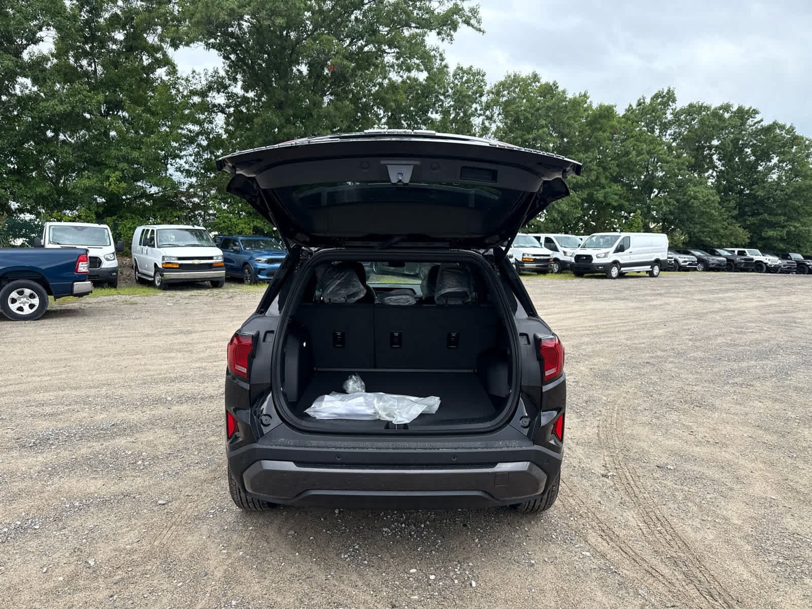 New 2027 GMC Terrain Elevation w/ LPO, Floor Liner Package AWD/4WD image 10
