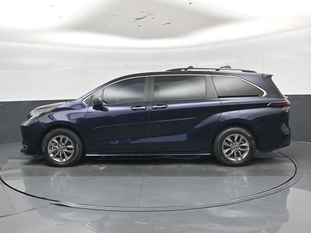 Used 2023 Toyota Sienna XLE FWD image 37