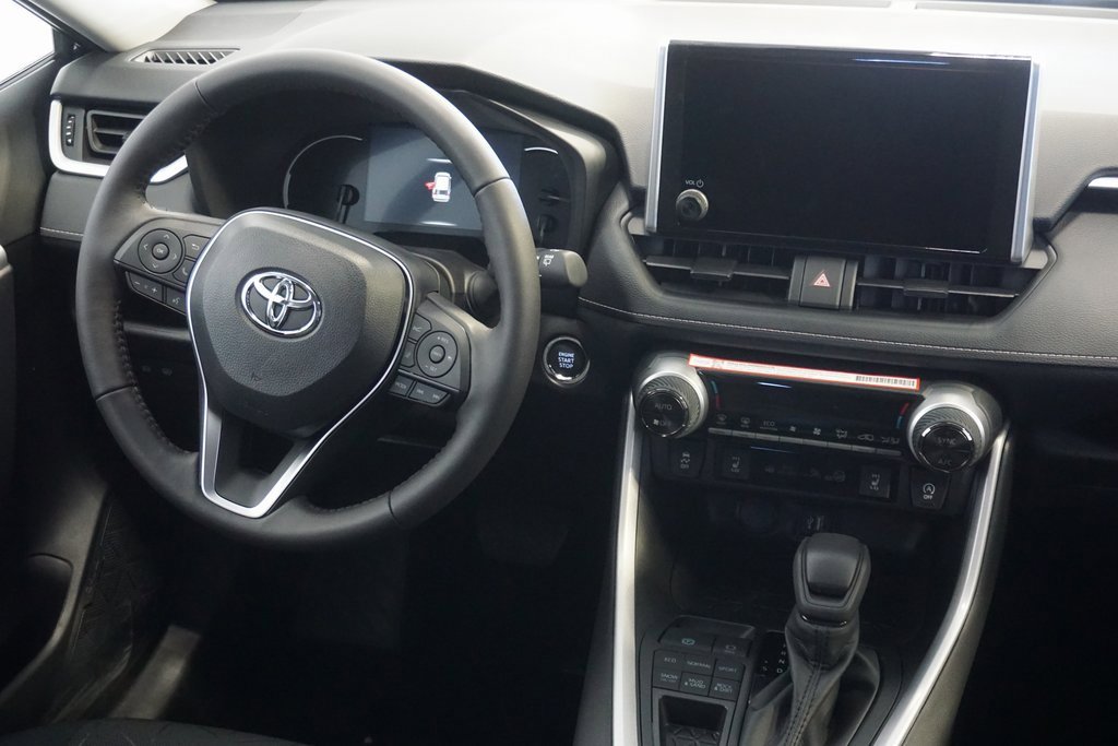 New 2025 Toyota RAV4 XLE image 31