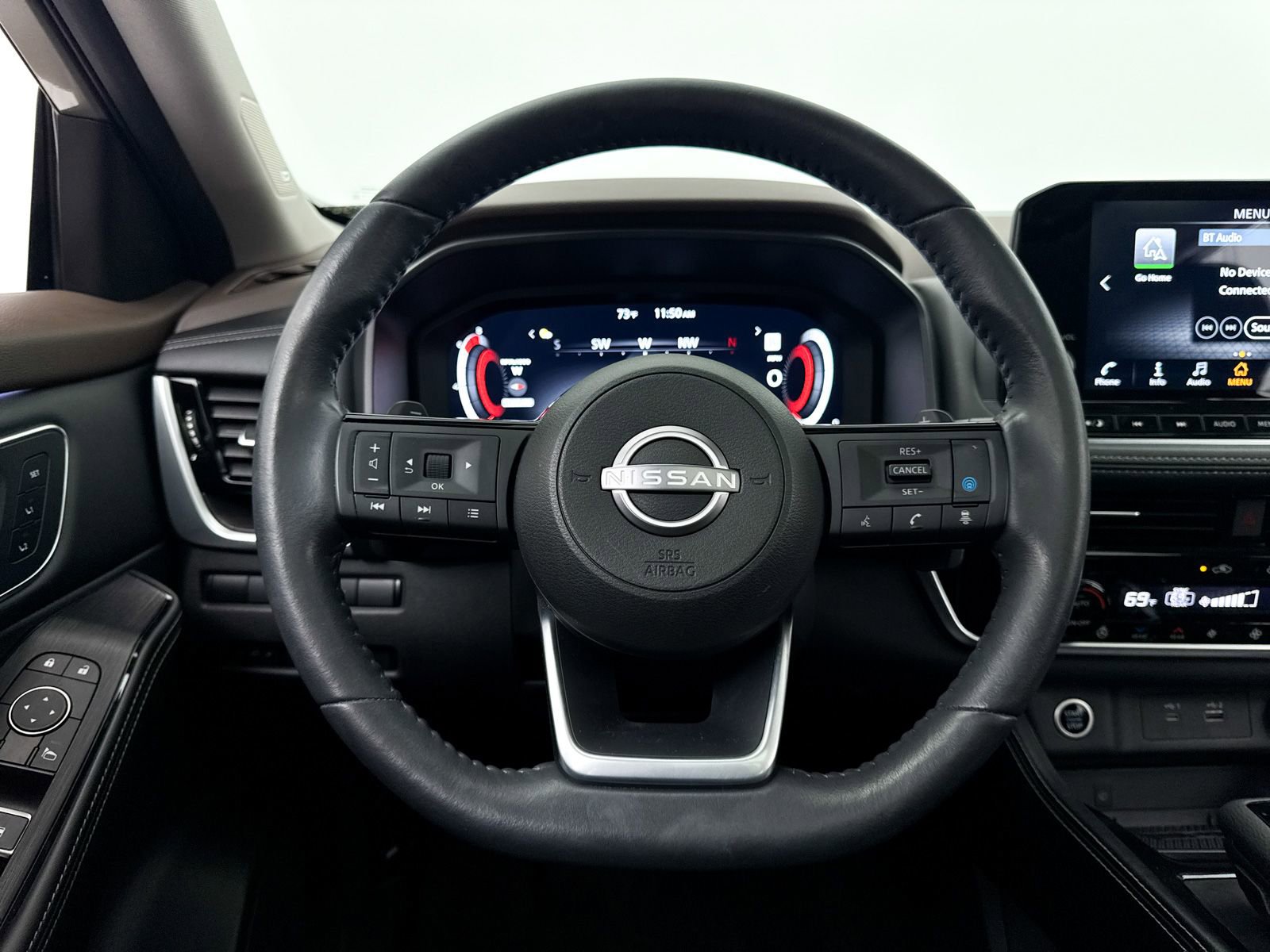 Used 2023 Nissan Rogue Platinum w/ Platinum Premium Package image 4