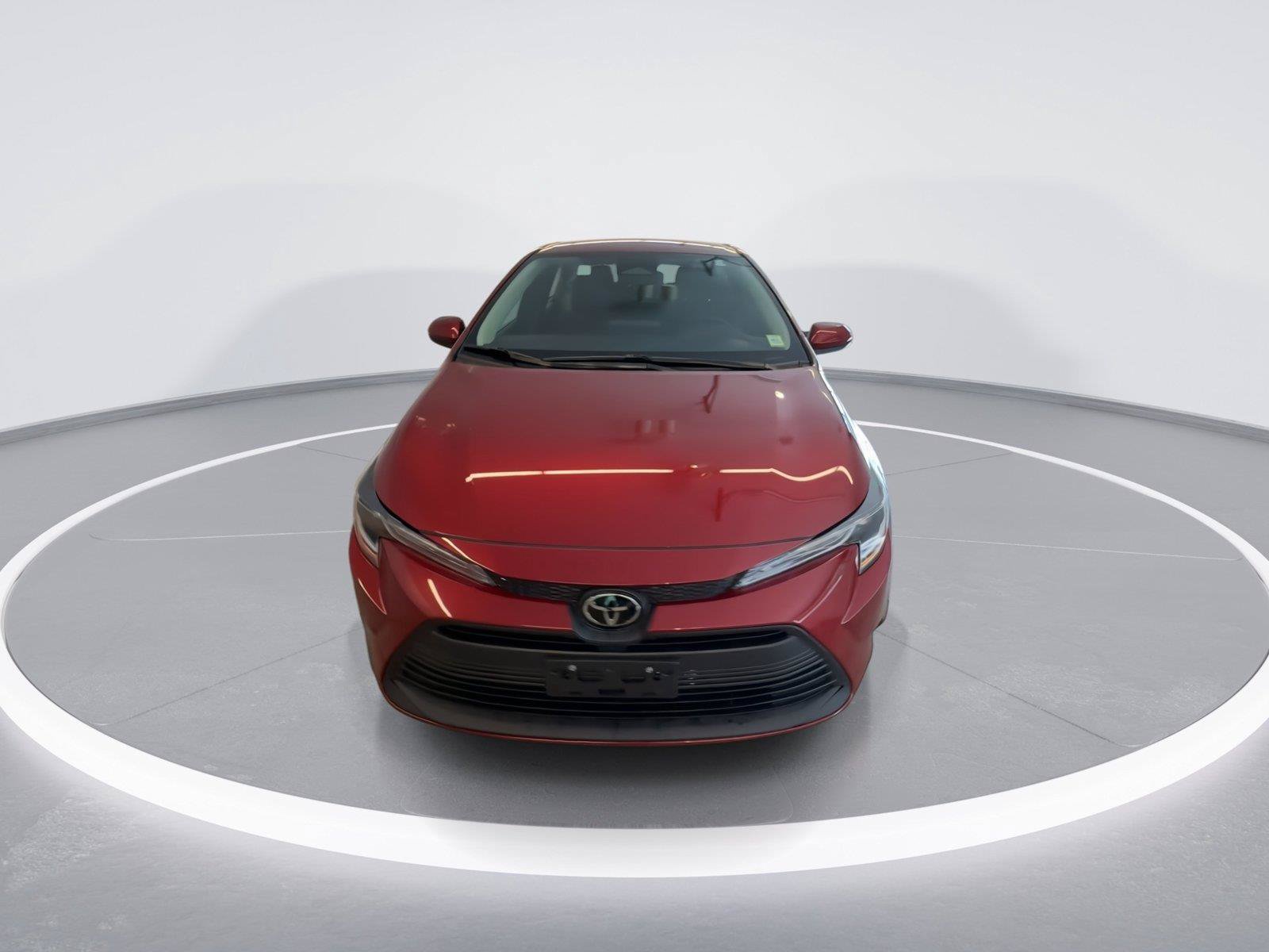 Used 2024 Toyota Corolla LE w/ LE Convenience Package FWD image 2