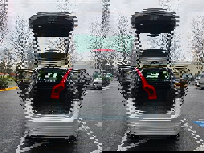 Used 2015 Volvo V60 T5 Premier image 30