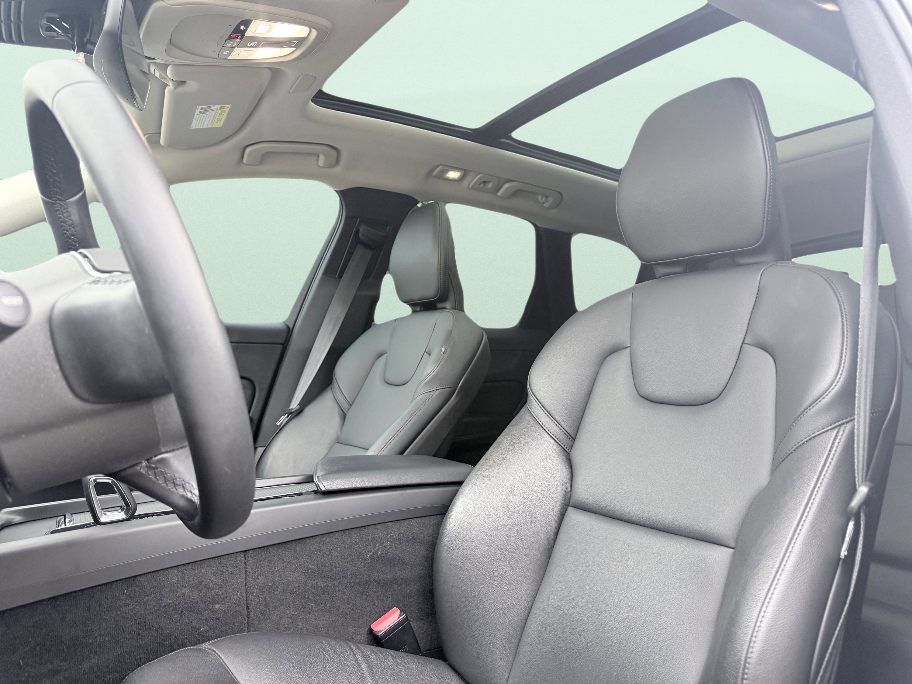 Used 2023 Volvo XC60 B5 Core image 28