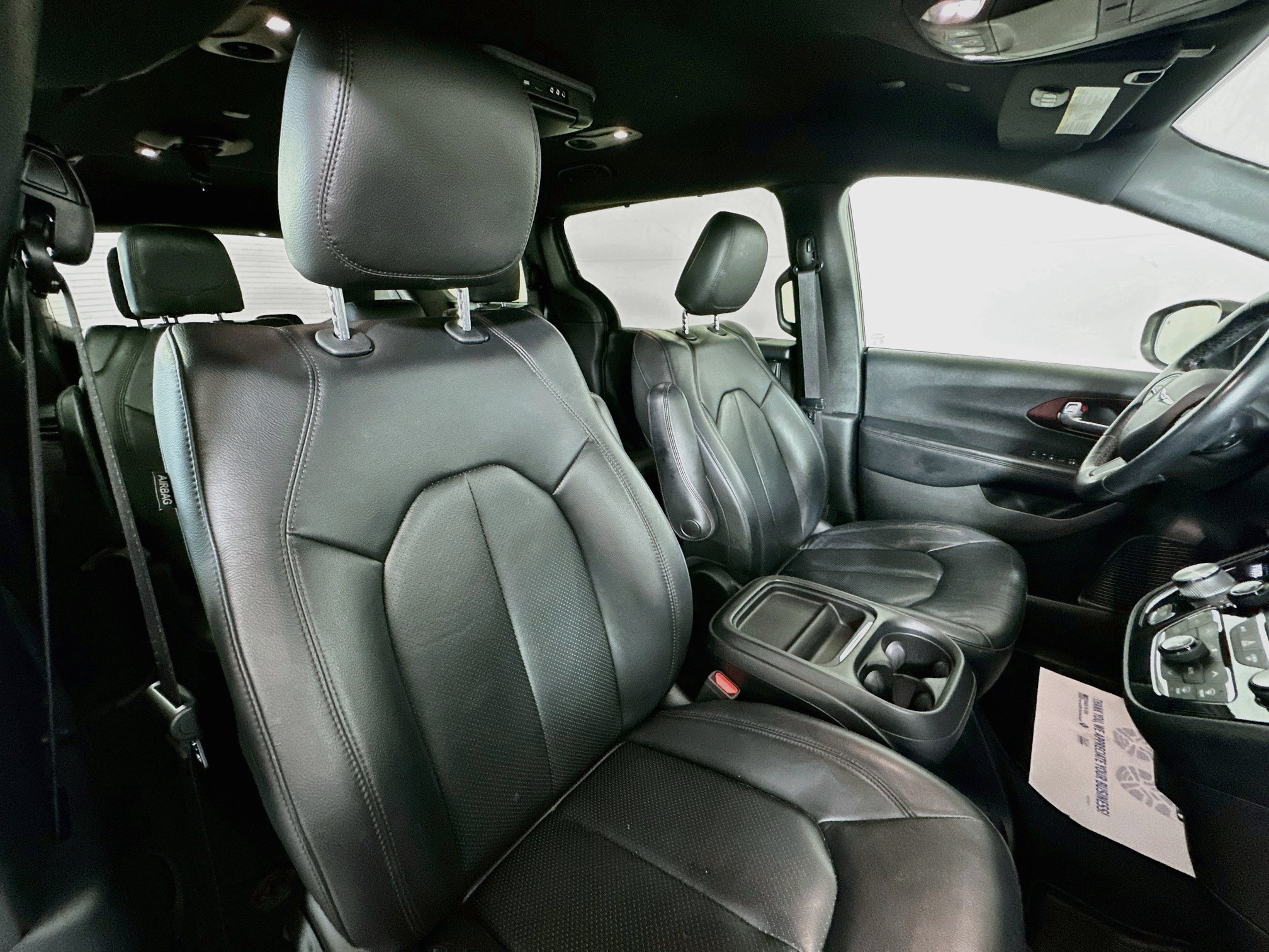 Used 2020 Chrysler Pacifica Touring-L FWD image 29
