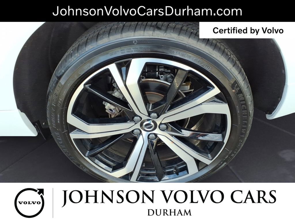 Certified 2023 Volvo XC60 B5 Ultimate w/ Climate Package image 27