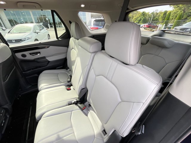 Used 2023 Honda Pilot Touring image 17