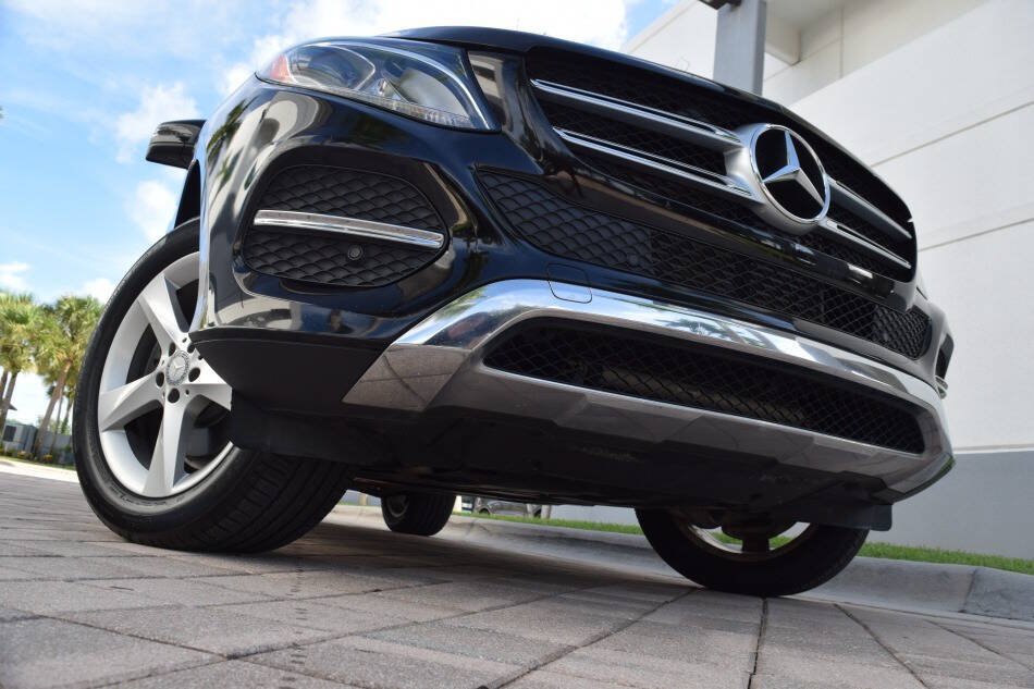 Used 2016 Mercedes-Benz GLE 300d 4MATIC w/ Premium Package image 13