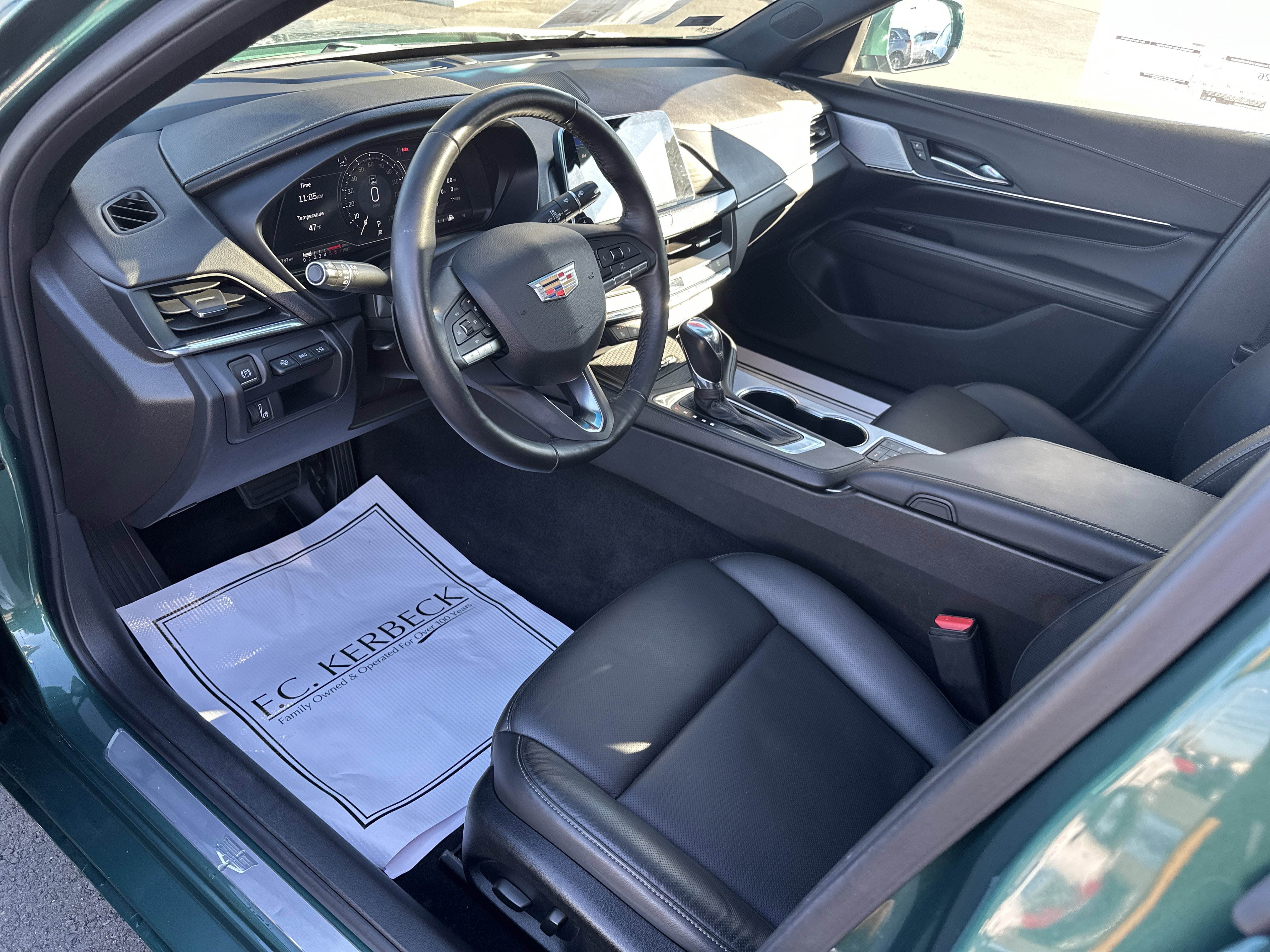 Used 2025 Cadillac CT4 Premium Luxury image 9