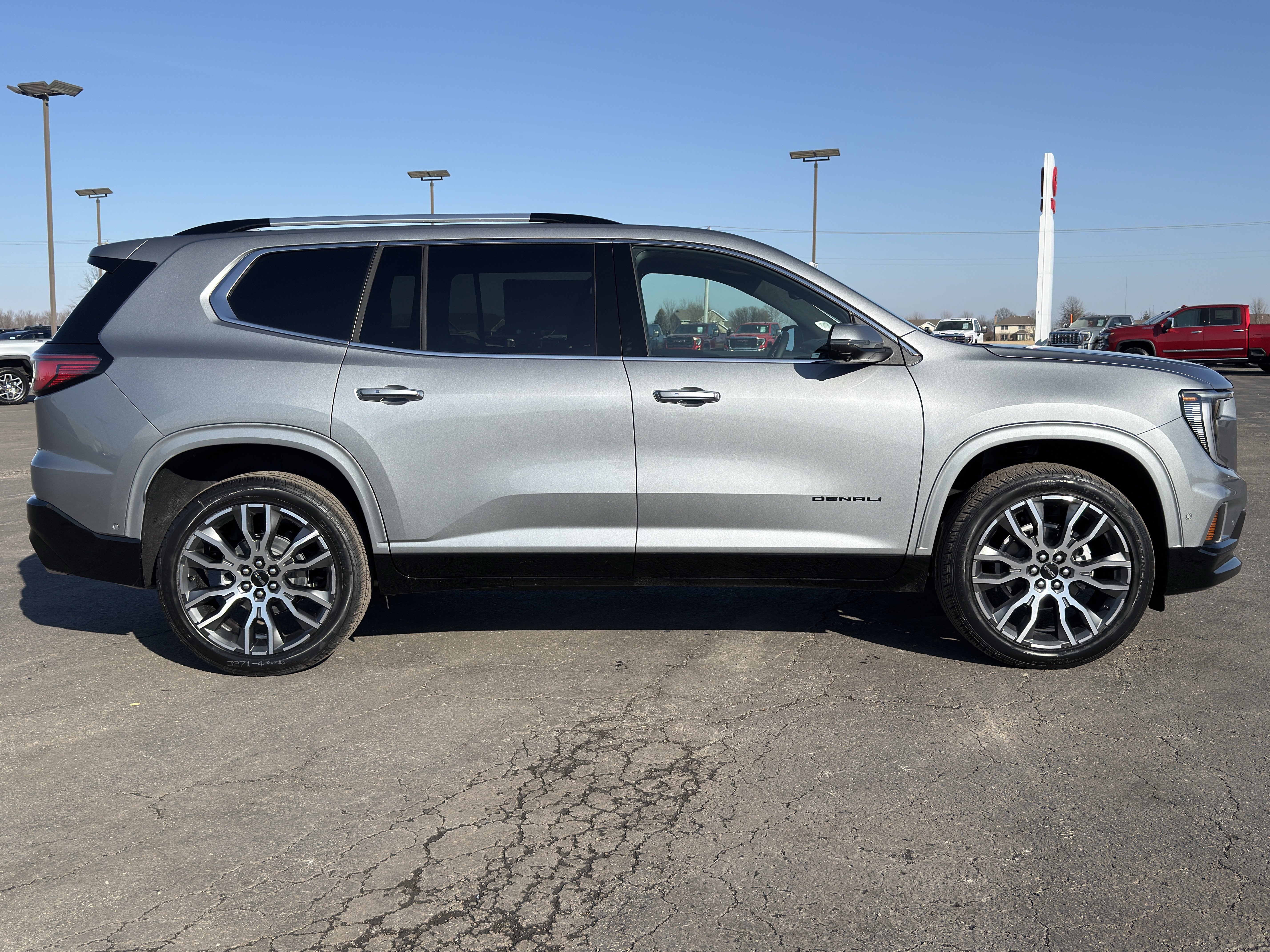 New 2026 GMC Acadia Denali Ultimate w/ LPO, Floor Liner Package image 2