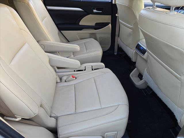 Used 2016 Toyota Highlander XLE FWD image 20
