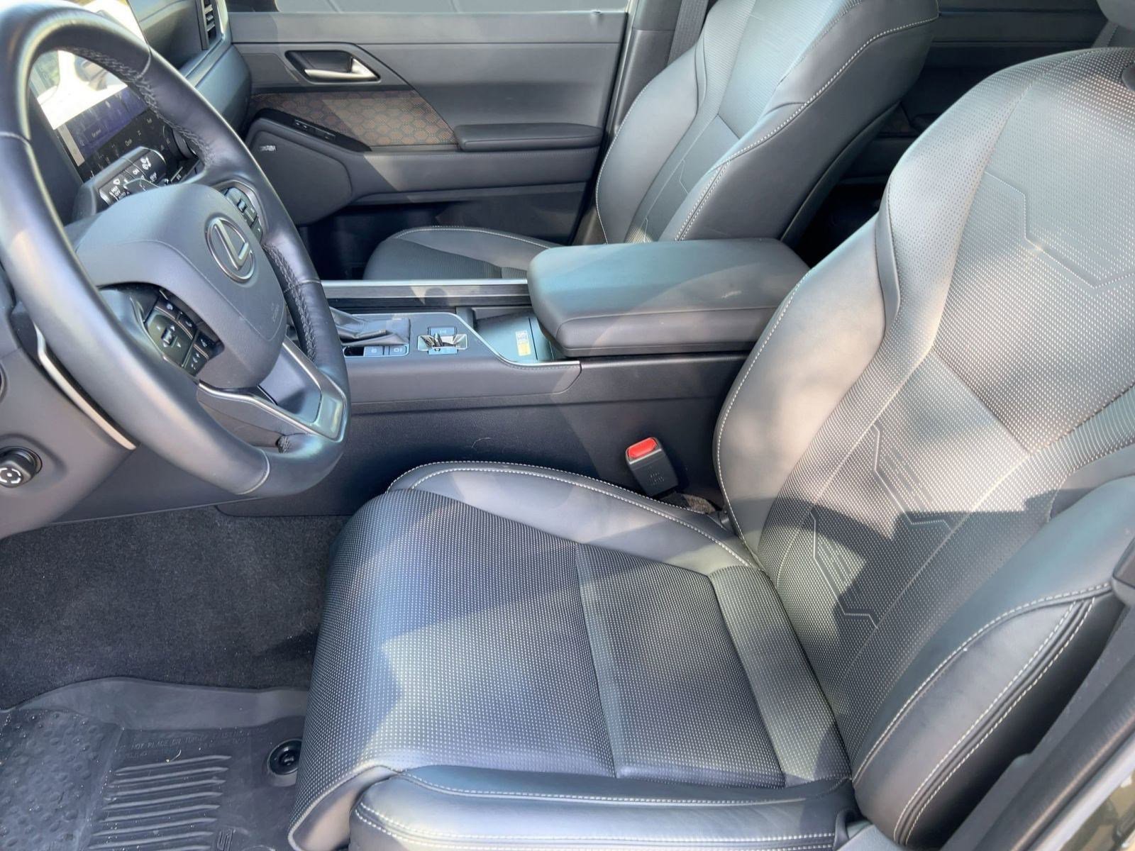 Used 2024 Lexus GX 550 w/ Cold Area Package image 5