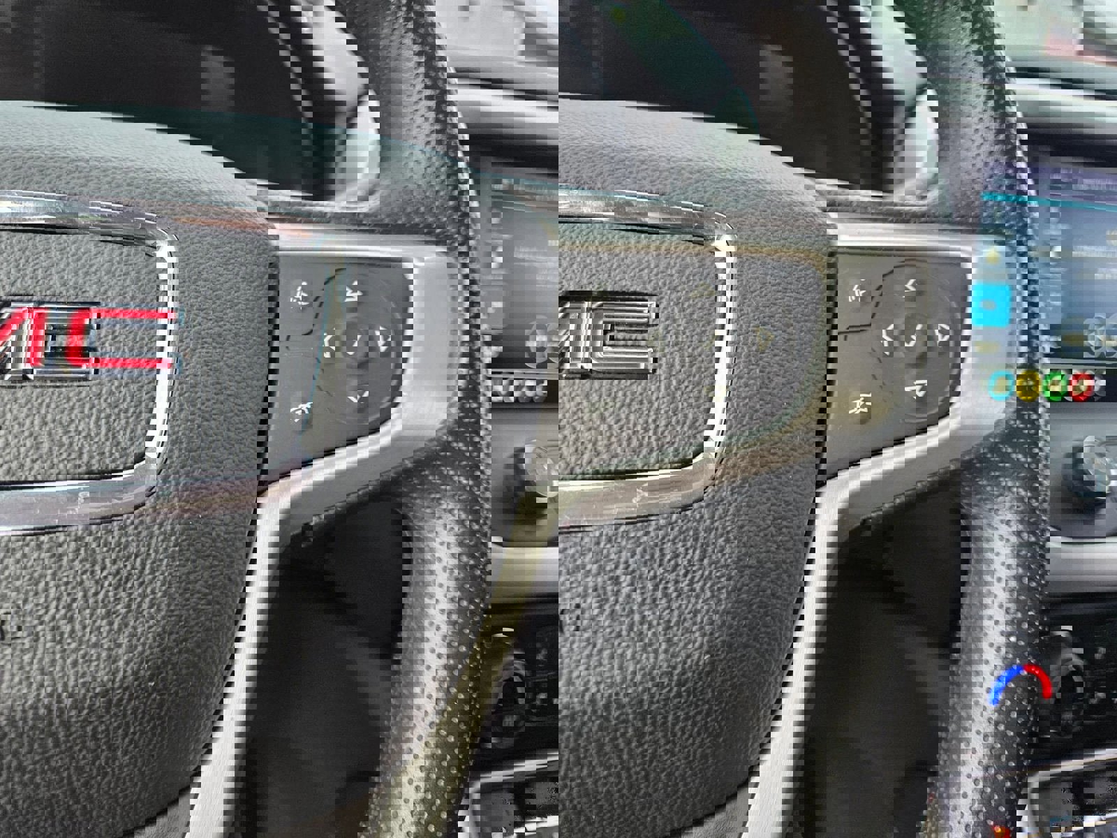 Used 2021 GMC Acadia SLE w/ Driver Convenience Package FWD image 13