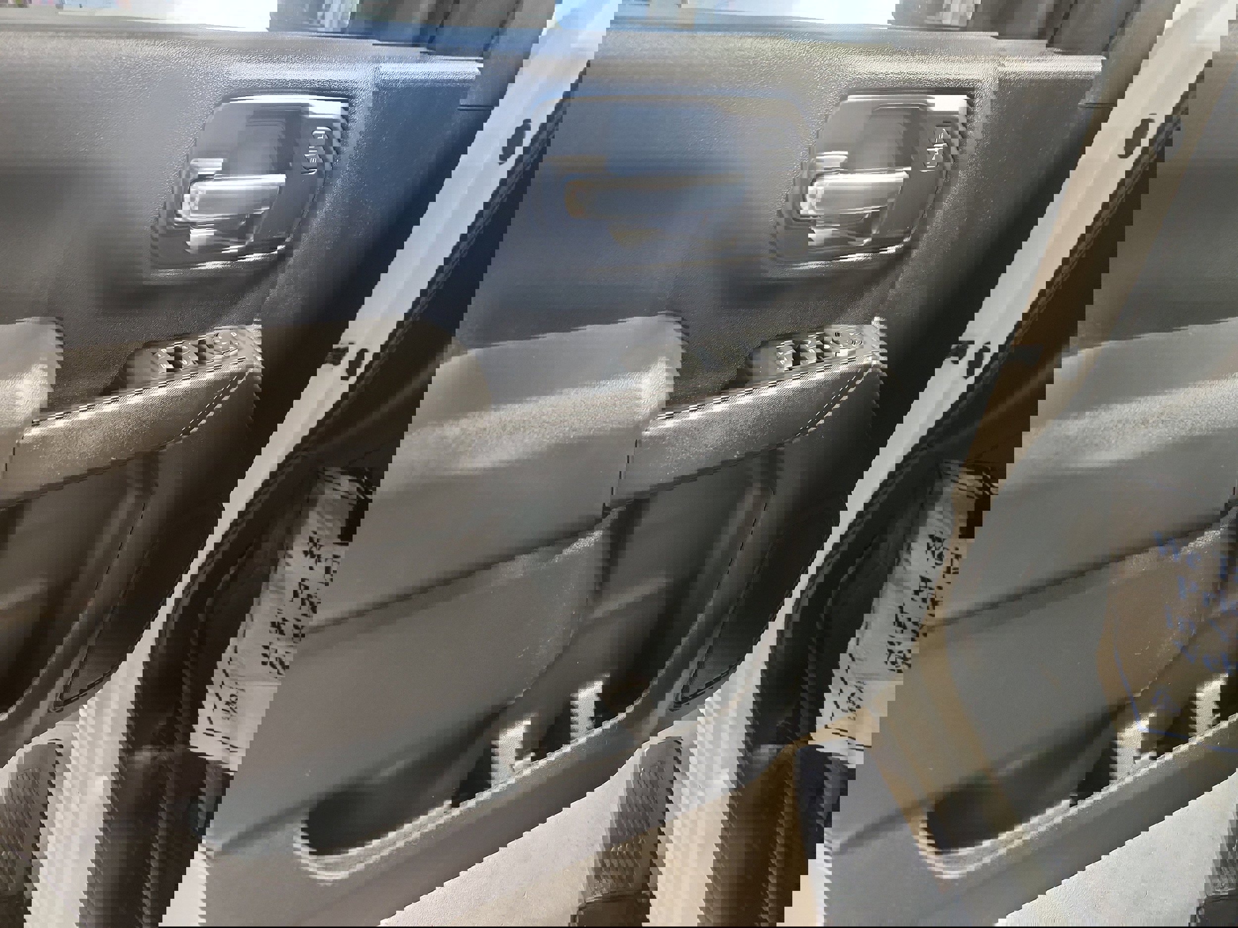 Used 2024 Chevrolet Silverado 2500 Custom w/ Custom Convenience Package image 11