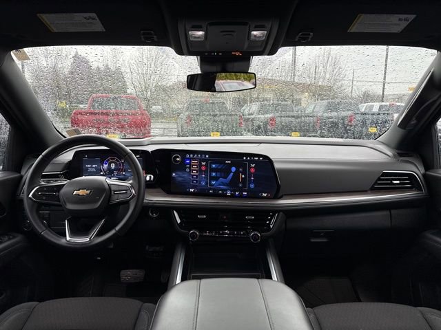 Used 2025 Chevrolet Suburban LS image 18