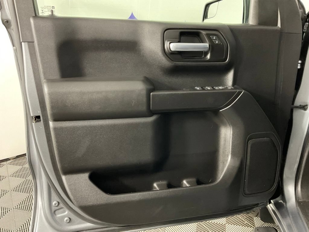 Used 2020 Chevrolet Silverado 1500 Custom w/ Custom Value Package AWD/4WD image 12