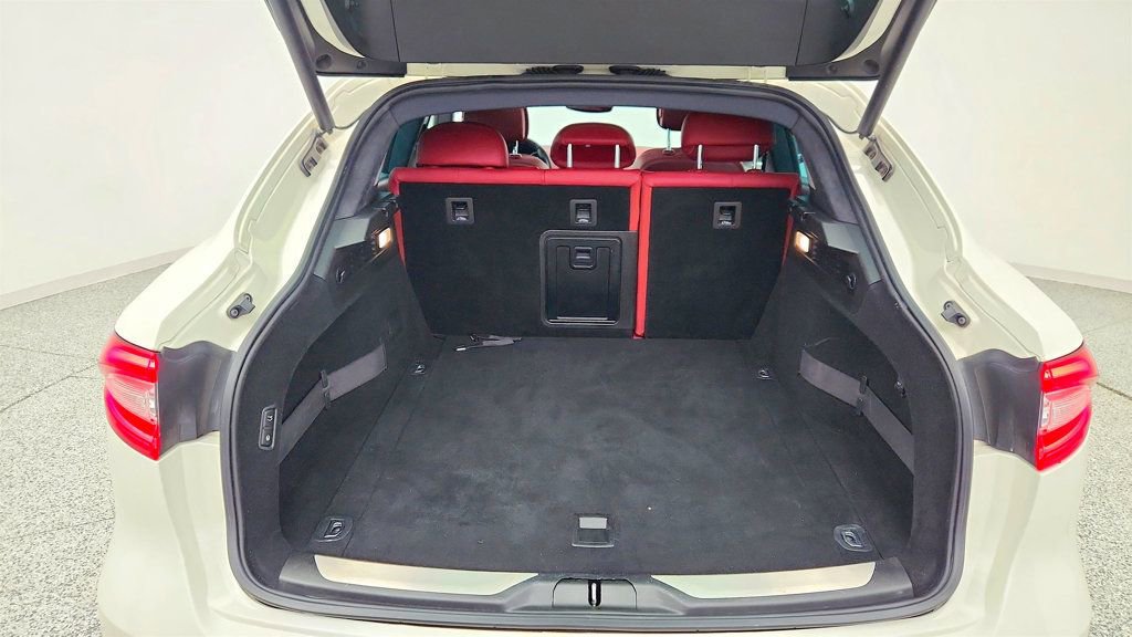 Used 2019 Maserati Levante GranLusso image 23