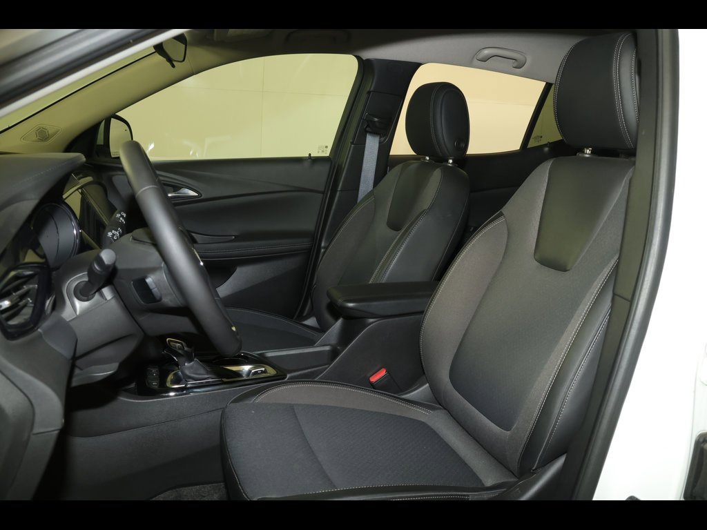 Used 2021 Buick Encore GX Select image 22