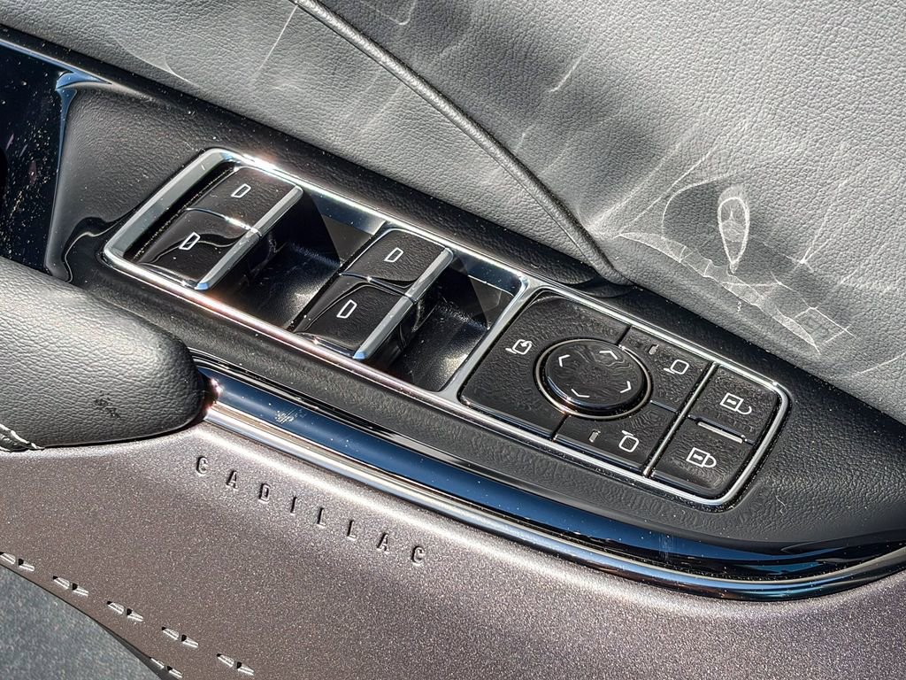 Certified 2025 Cadillac Lyriq Luxury image 44