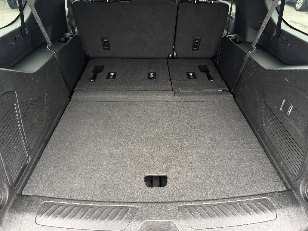 Used 2022 Chevrolet Suburban LT image 14