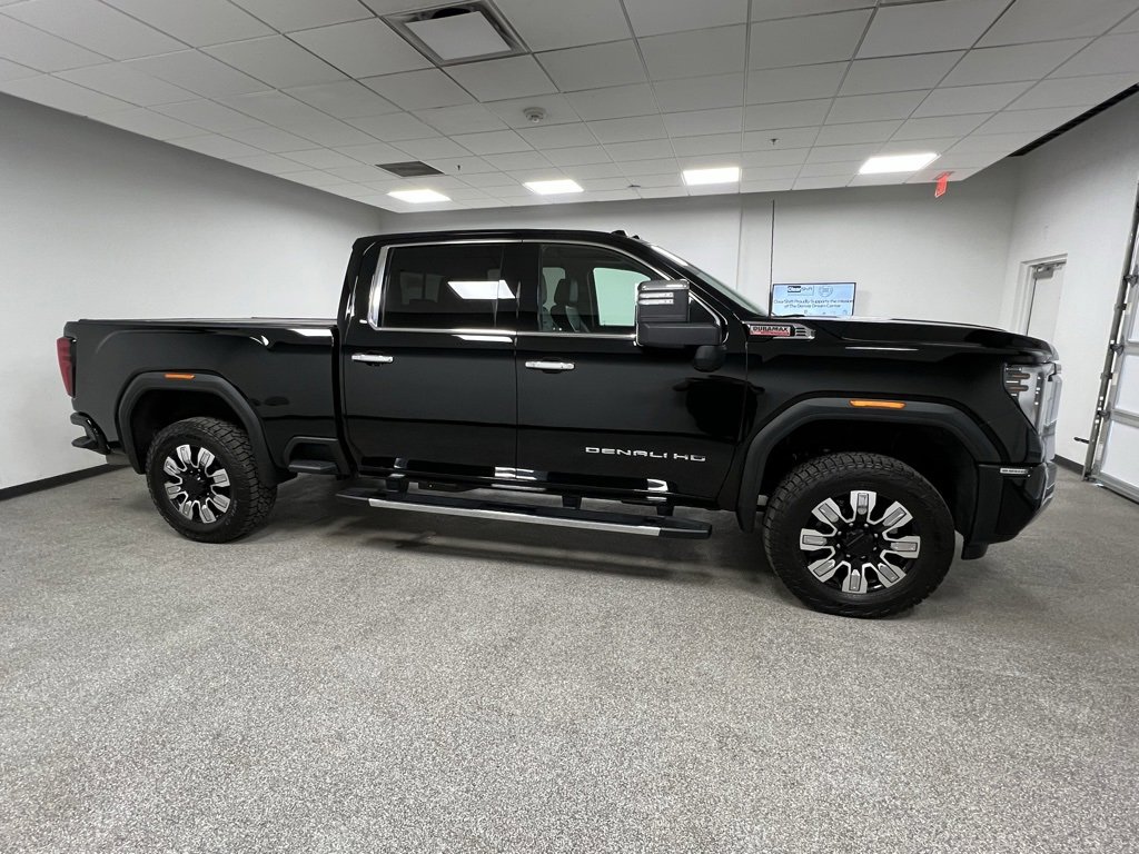 Used 2024 GMC Sierra 3500 Denali w/ Denali Reserve Package image 15
