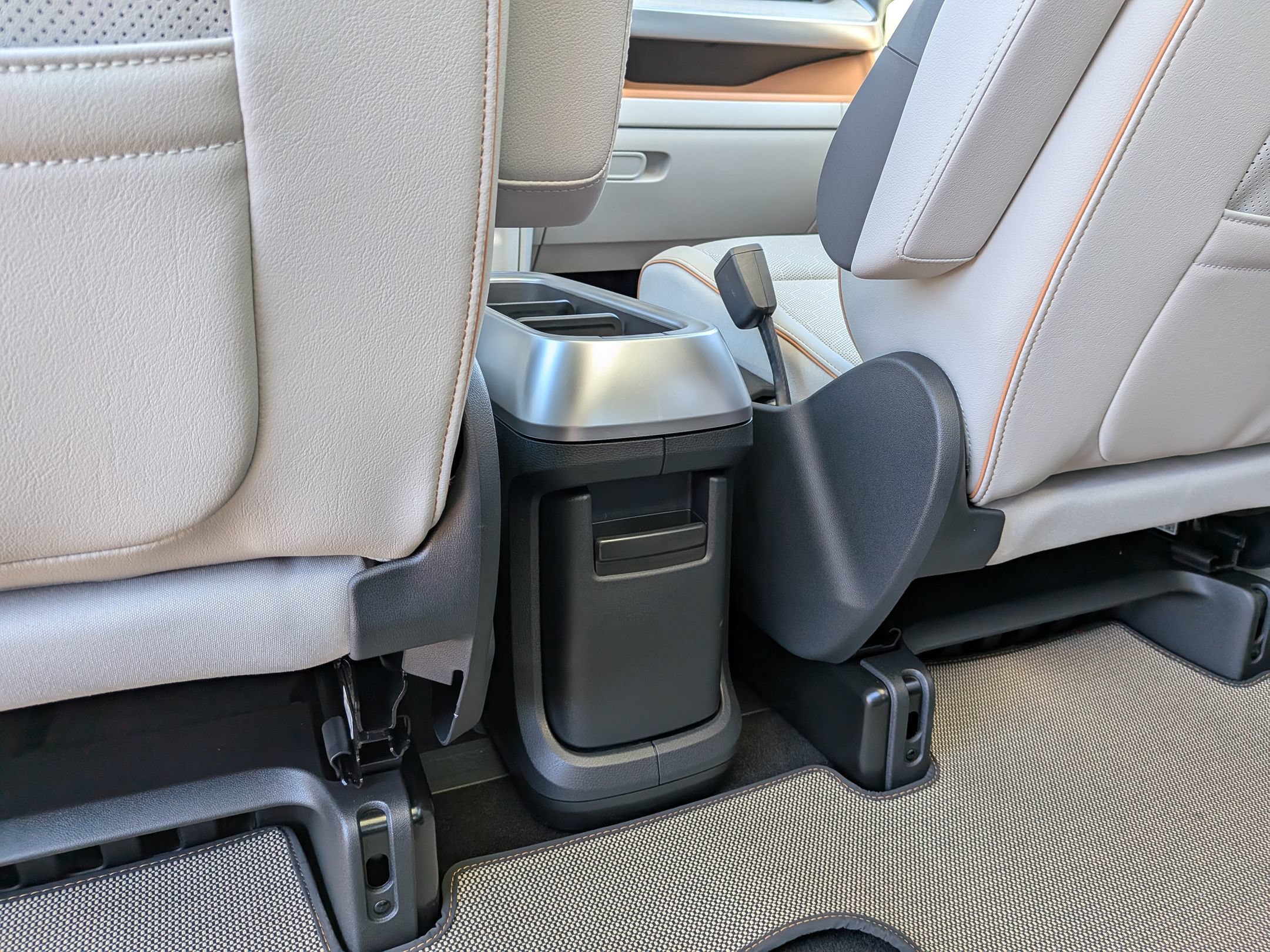 New 2025 Volkswagen ID. Buzz 1st Edition AWD/4WD image 23