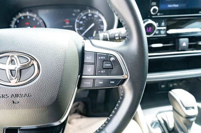 Used 2021 Toyota Highlander XSE FWD image 24