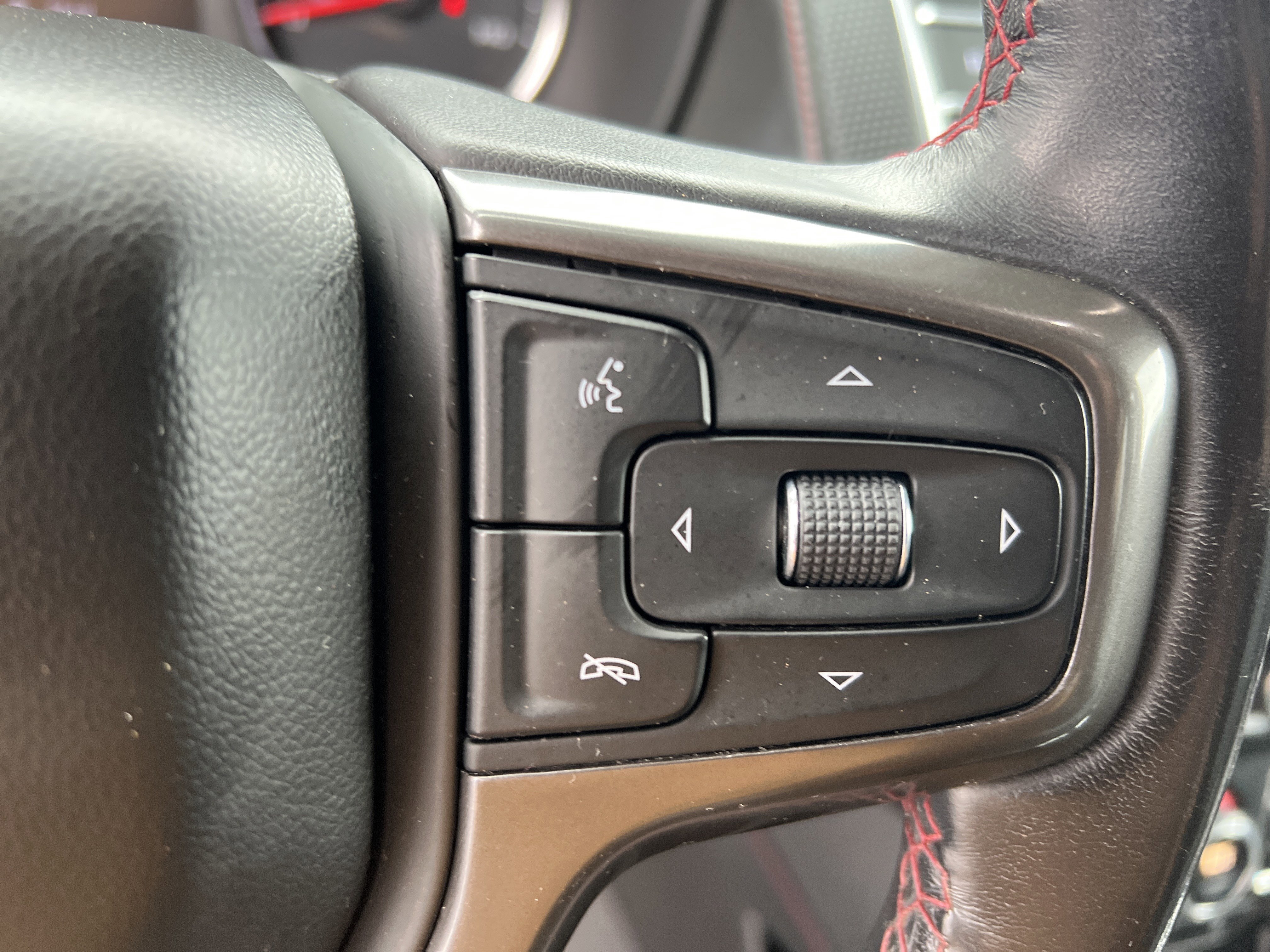 Used 2021 Chevrolet Suburban RST image 35