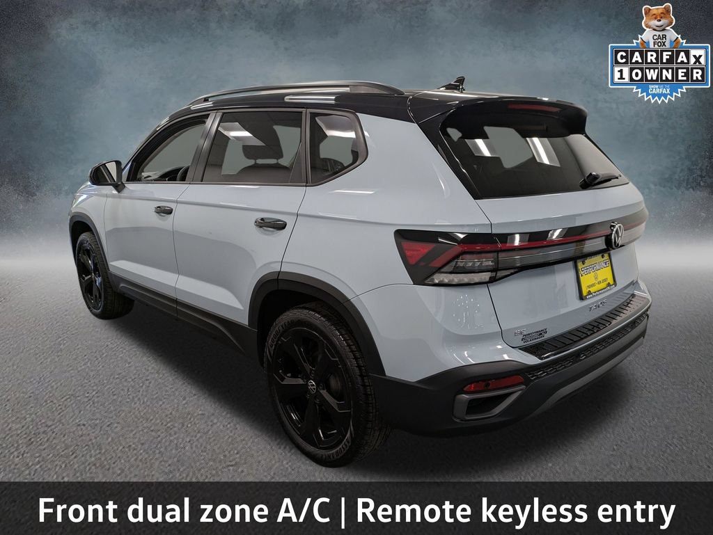 Used 2025 Volkswagen Taos SE AWD/4WD image 7