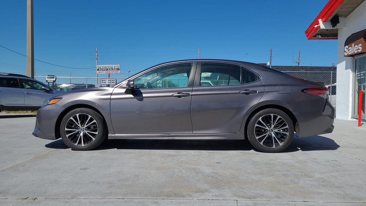 Used 2019 Toyota Camry SE FWD image 2