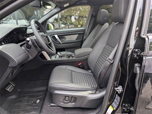 Used 2024 Land Rover Discovery Sport Dynamic SE image 8
