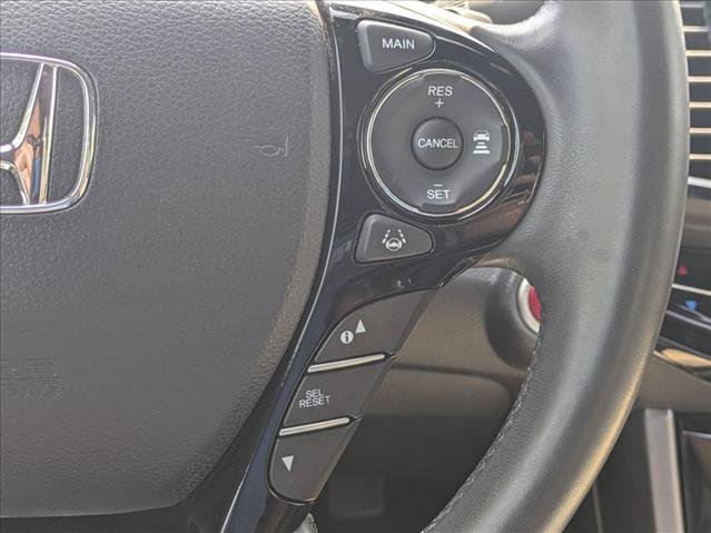 Used 2017 Honda Accord Touring image 12